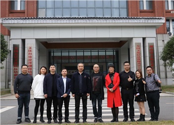湖南寶寶秀文化傳媒公司張焰董事長一行前往影視系探討校企合作