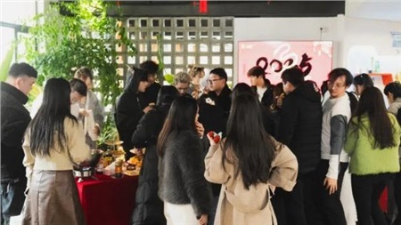 2025，與寶寶秀共迎璀璨元旦—— 新年新希望，美好從此刻啟航！